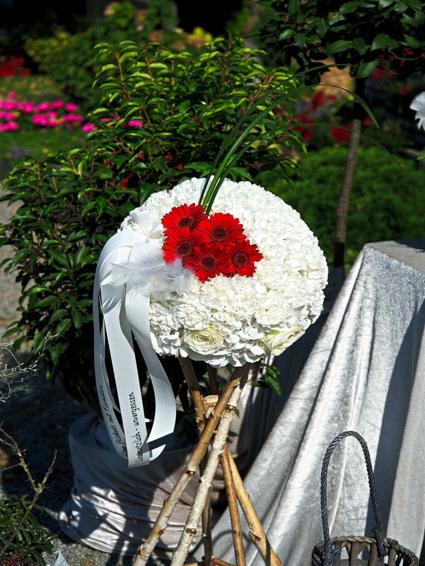 Trauerarrangement individuell La Blümerie Gernsheim Trauerfloristik